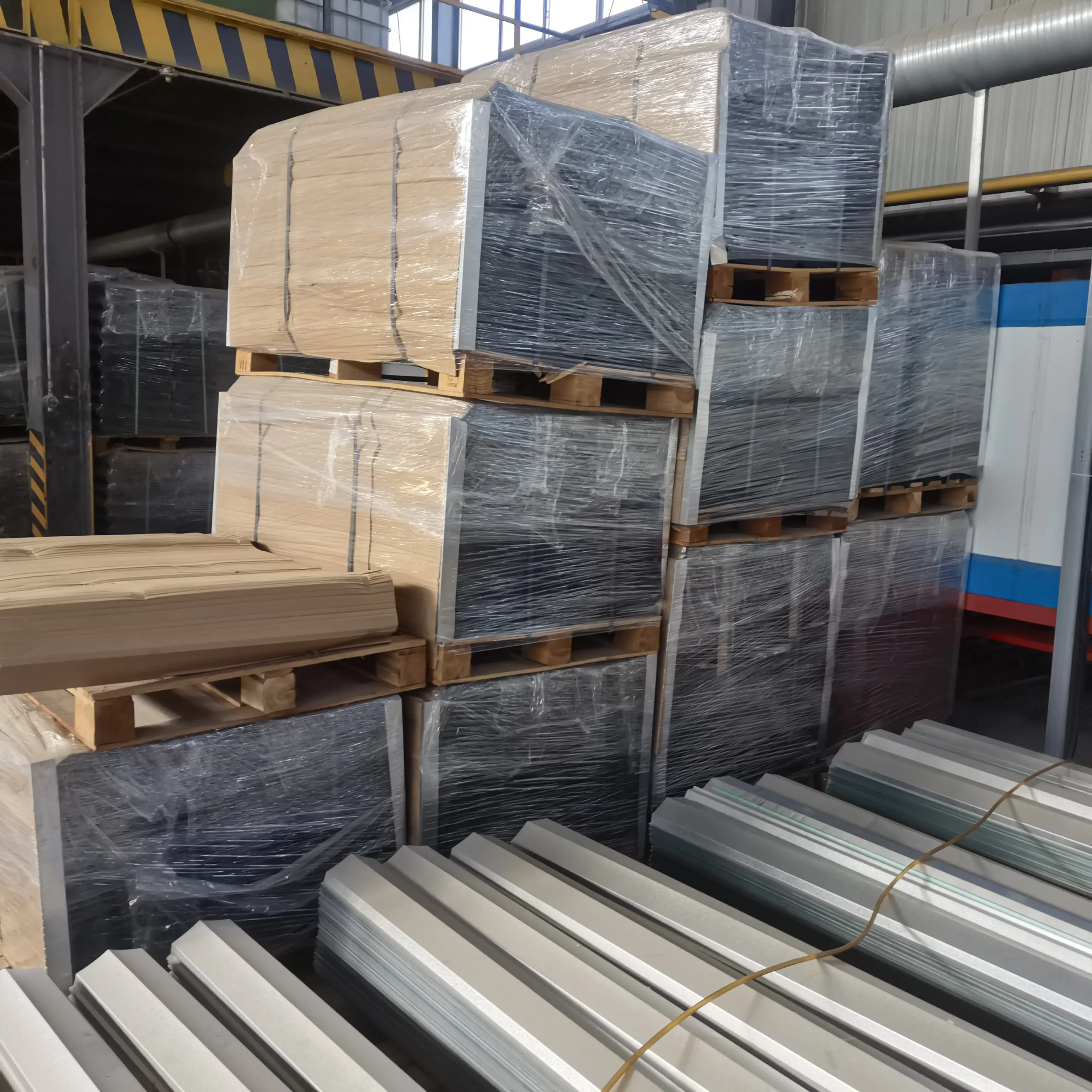 Eco-friendly Roofing Material Factory Price Aluminum Zinc Steel Roofing Sheet  Light Weight sand Stone Coated Metal Roof