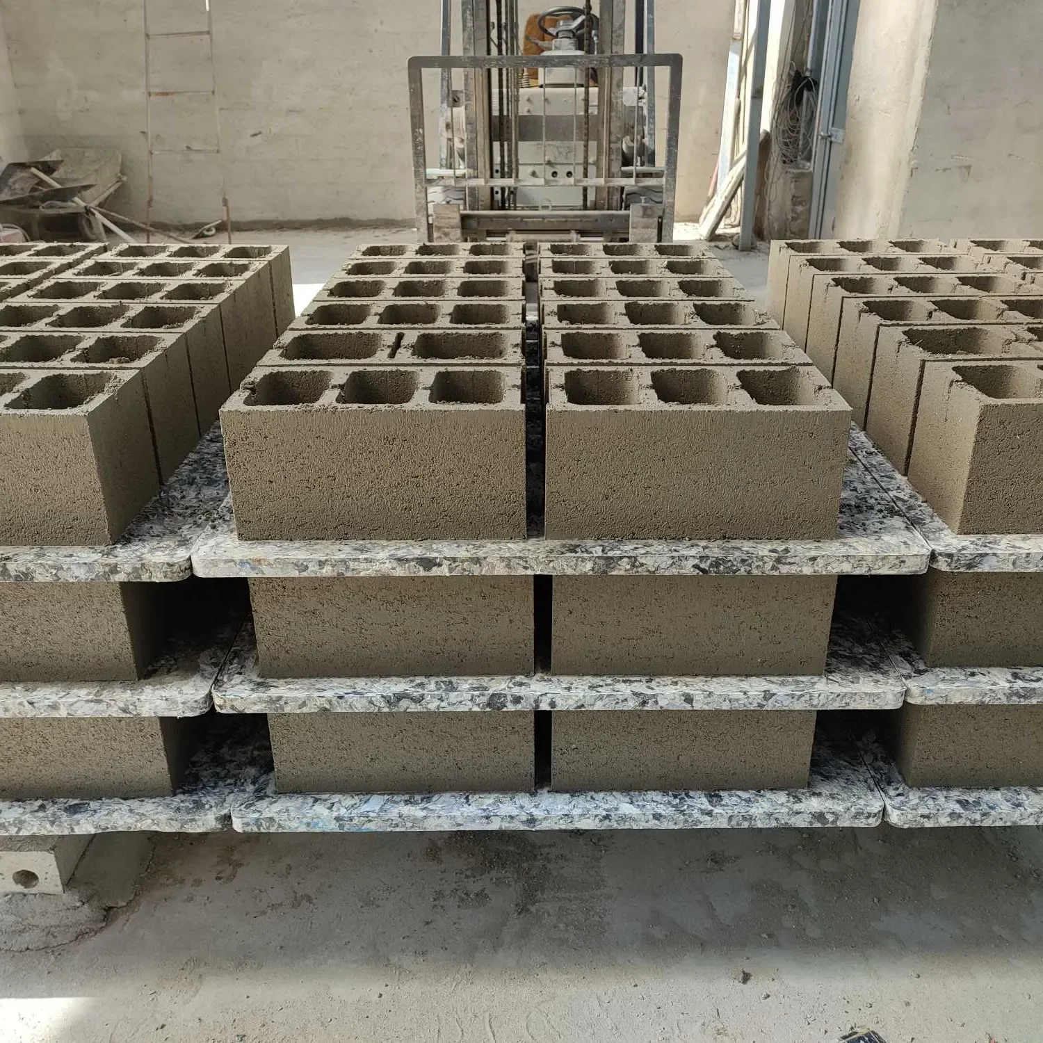 Factory direct selling Plastic sheet GMT brick pallet for brick making machine