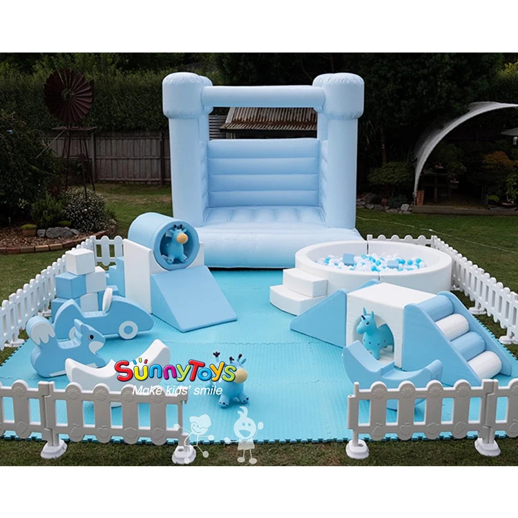 Cheap durable inflatable castle for park mickey mouse inflatable jumping castle for kids play center