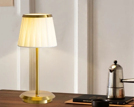 bedroom lamp