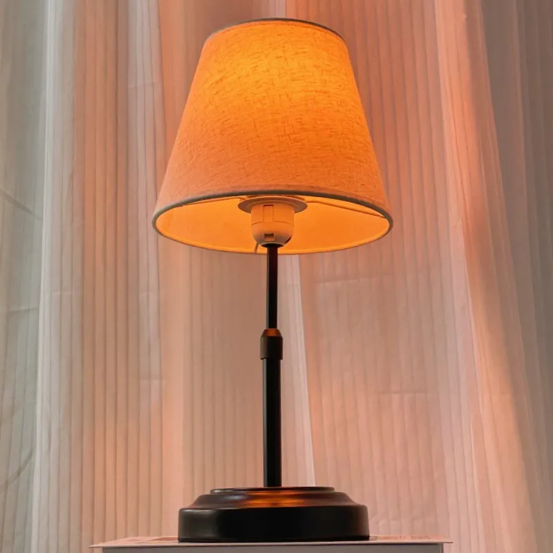 2024 Wholesale High Quality Modern Light Flame Bulb 3 Type Lighting Home Decor Luxury Led Desk Table Lamps