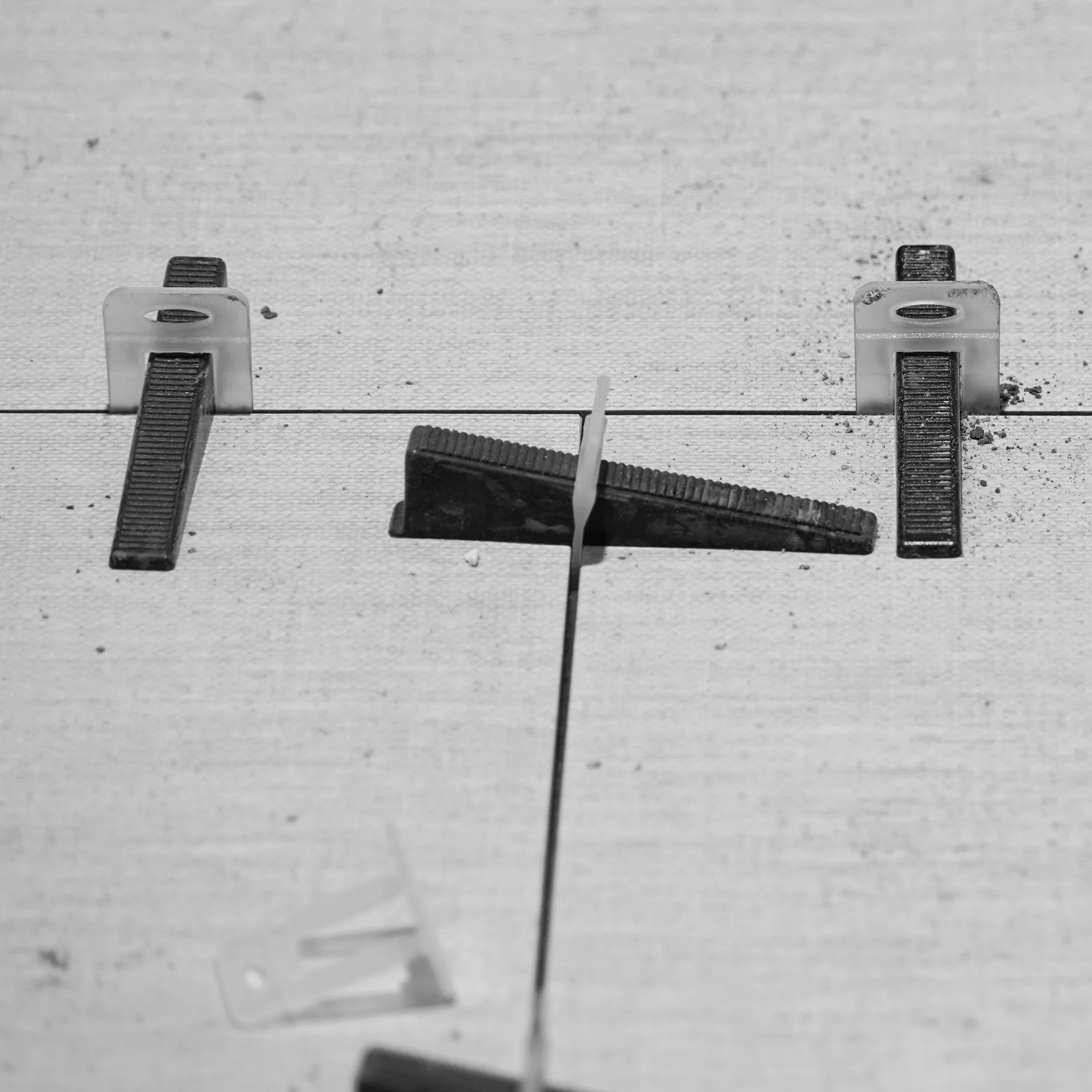 Knauf Tile Leveling System New Product Cheap Price 1.5mm Wall & Floor Tile Leveling System DL-G15 Clip One Carton CN;ZHE DINGYI