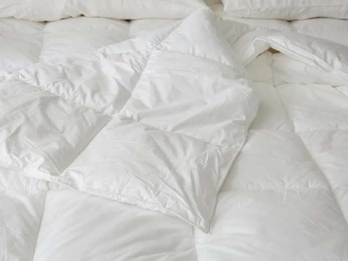 100% Polyester Alter Queen and King Size   Down Hotel White  Duvet and Comfortors and Quilt