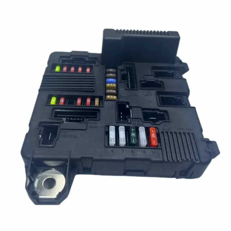 Brand New Automotive Fuse Box 8200306033 Petrol Fusebox Body Control S118399300 Used For Megane Engine Bay Unit Module Protect
