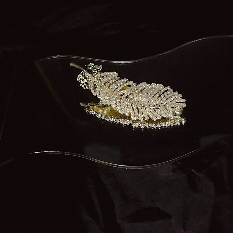 Simple Fashion Metal Hair Clips Women Antique Pear Feather Hairpin for Girl (H013C)