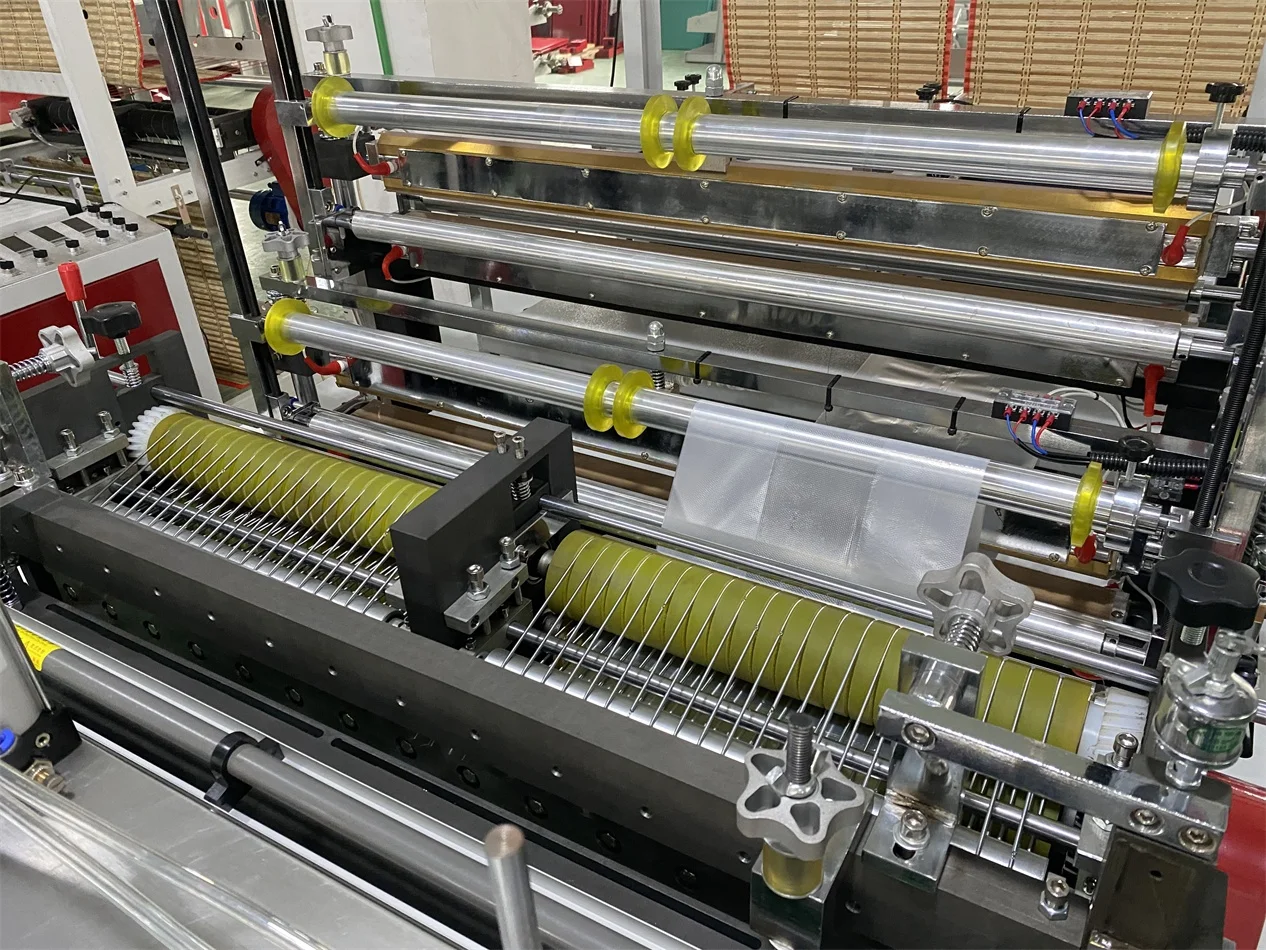 High Speed Double layer 4 lines cutting bags machine for T-shirt bioplastic PLA PBAT bag cutter