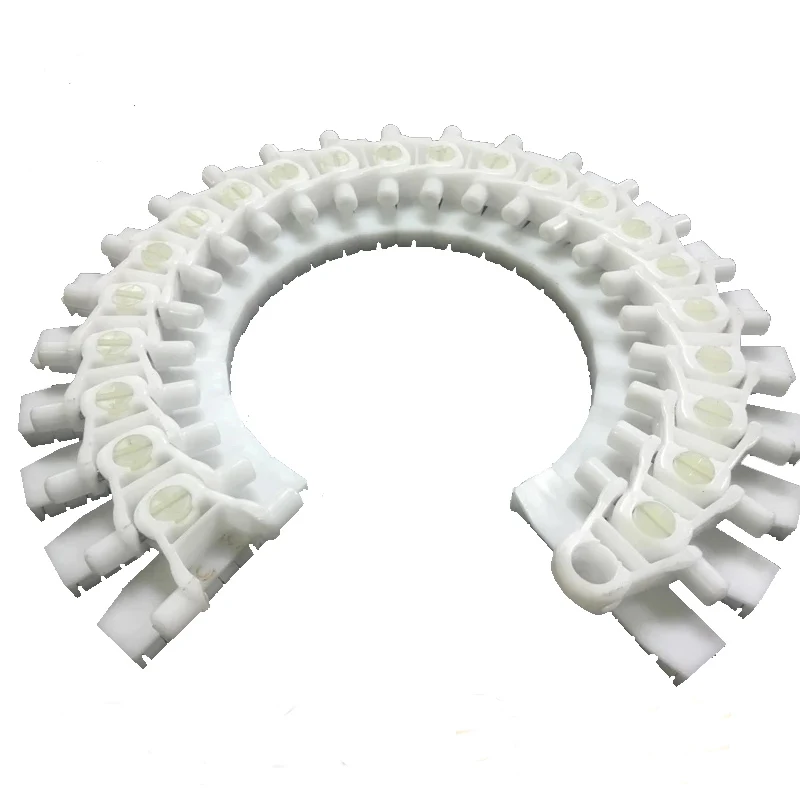 Plastic conveyor chain with rollers on surface flexible chain curve chain