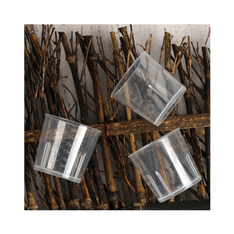 wholesale Lab liquid measuring cup plastic 10ml medical water measuring cups