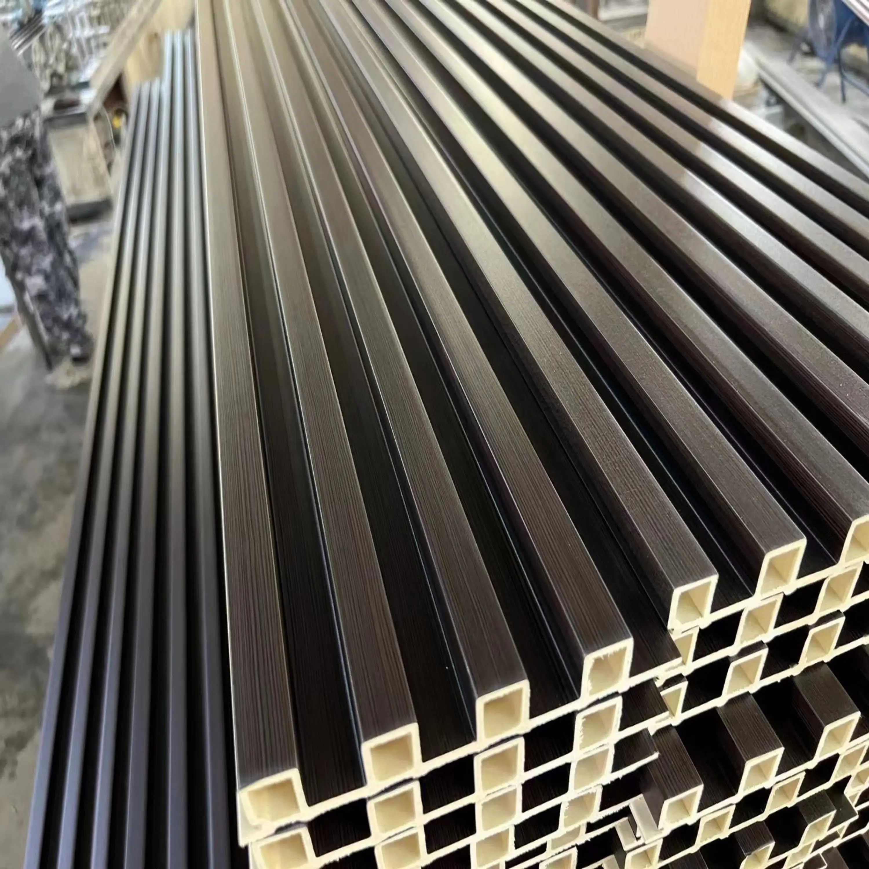 Panneau Mural Cannele WPC LAMBRI REVESTIMIENTO MUROS CELOSiA MADERA Pvc Slatted Fluted Wall Panel Indoor Decor