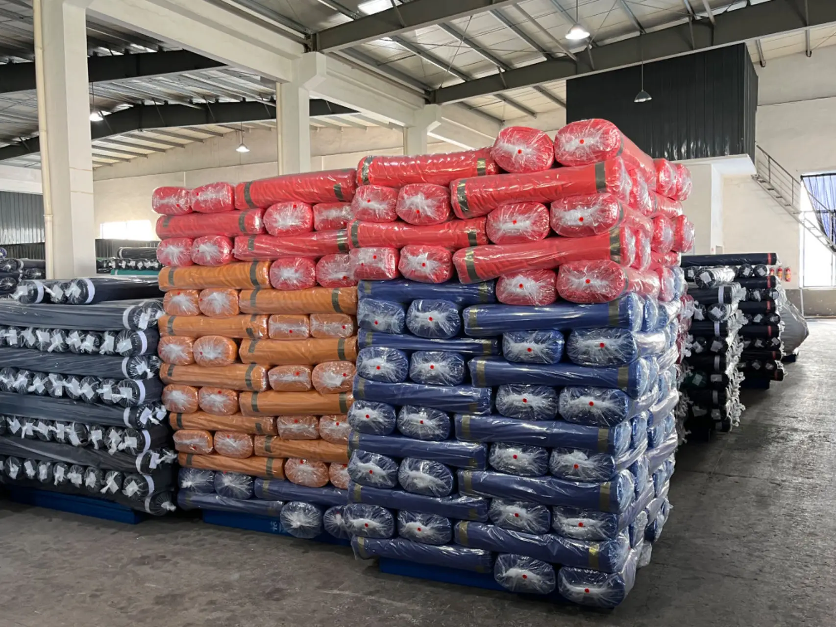 Factory direct supply of low-cost 300D 100% polyester high-quality Minimatt used for tablecloths and bedding