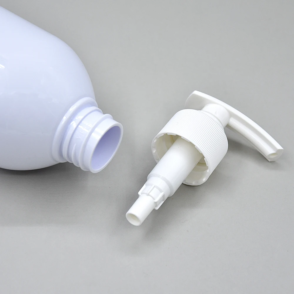 Private label 300ml 500ml white Plastic Bottle Personal Care Products travel Size Body Wash Container lotion shampoo bottle