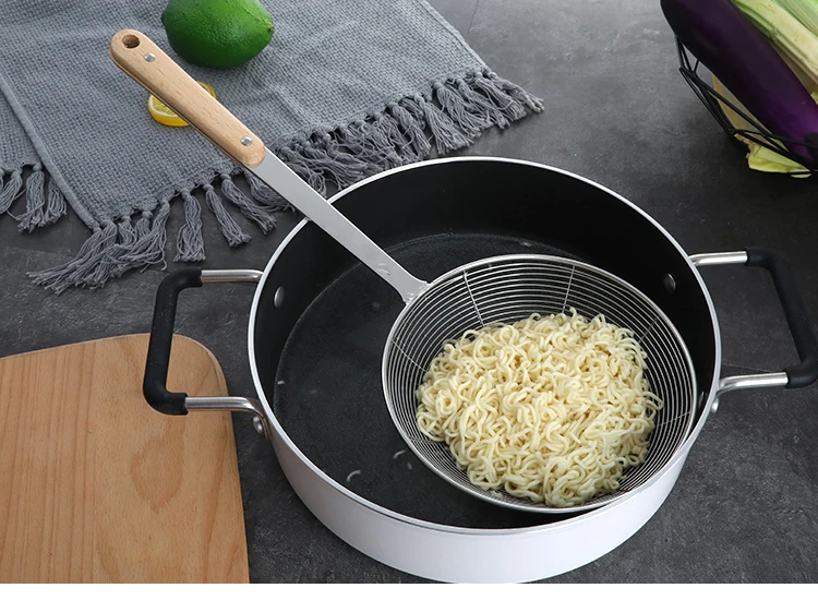 Hot sale noodle  strainer  wire skimmer strainer with wooden handle stainless steel strainer