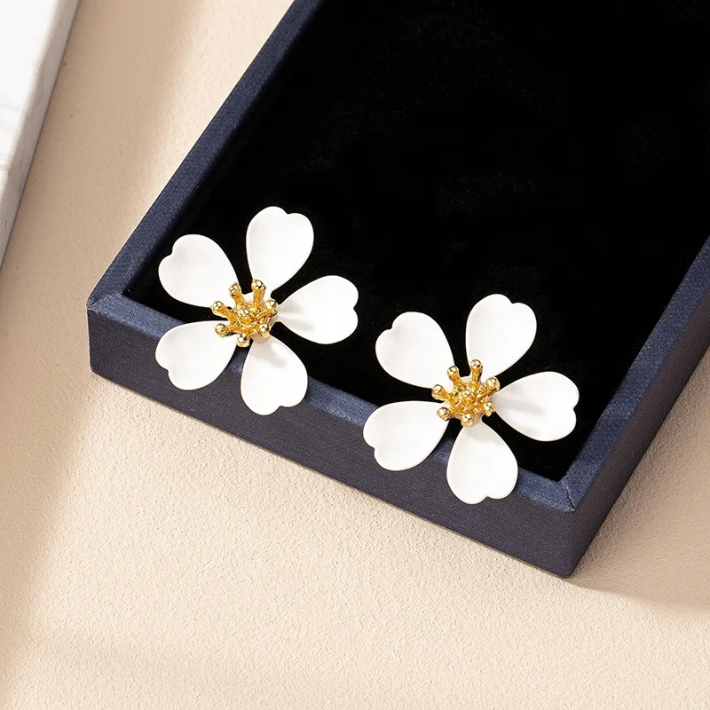 Wholesale Korean Women Dainty Fashion Stud Earrings Vintage Colorful Sakura Flower Earrings