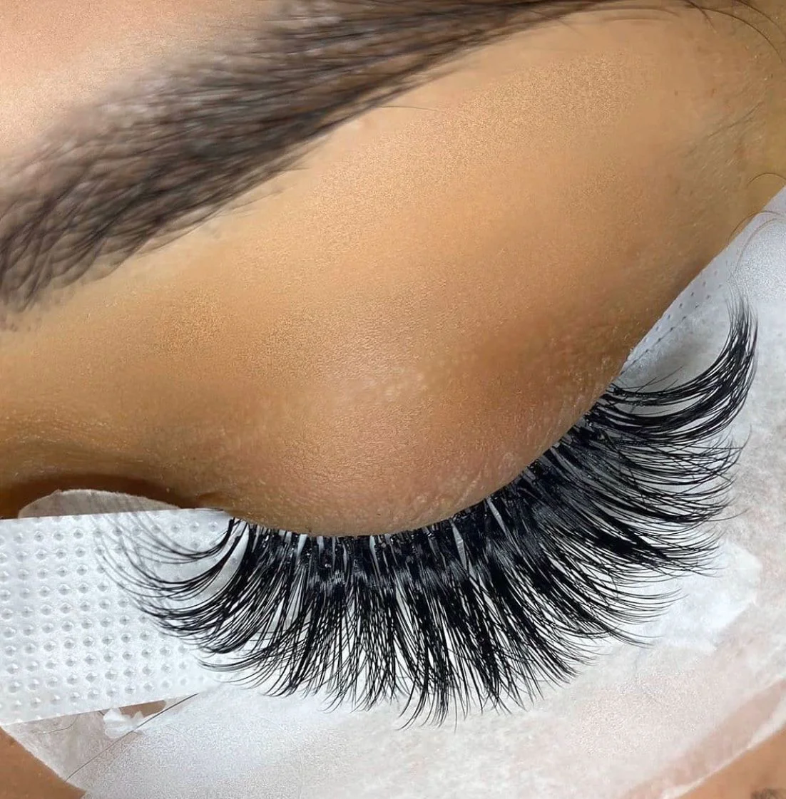 Las Extensions 17mm Dark Premade Volume Fans