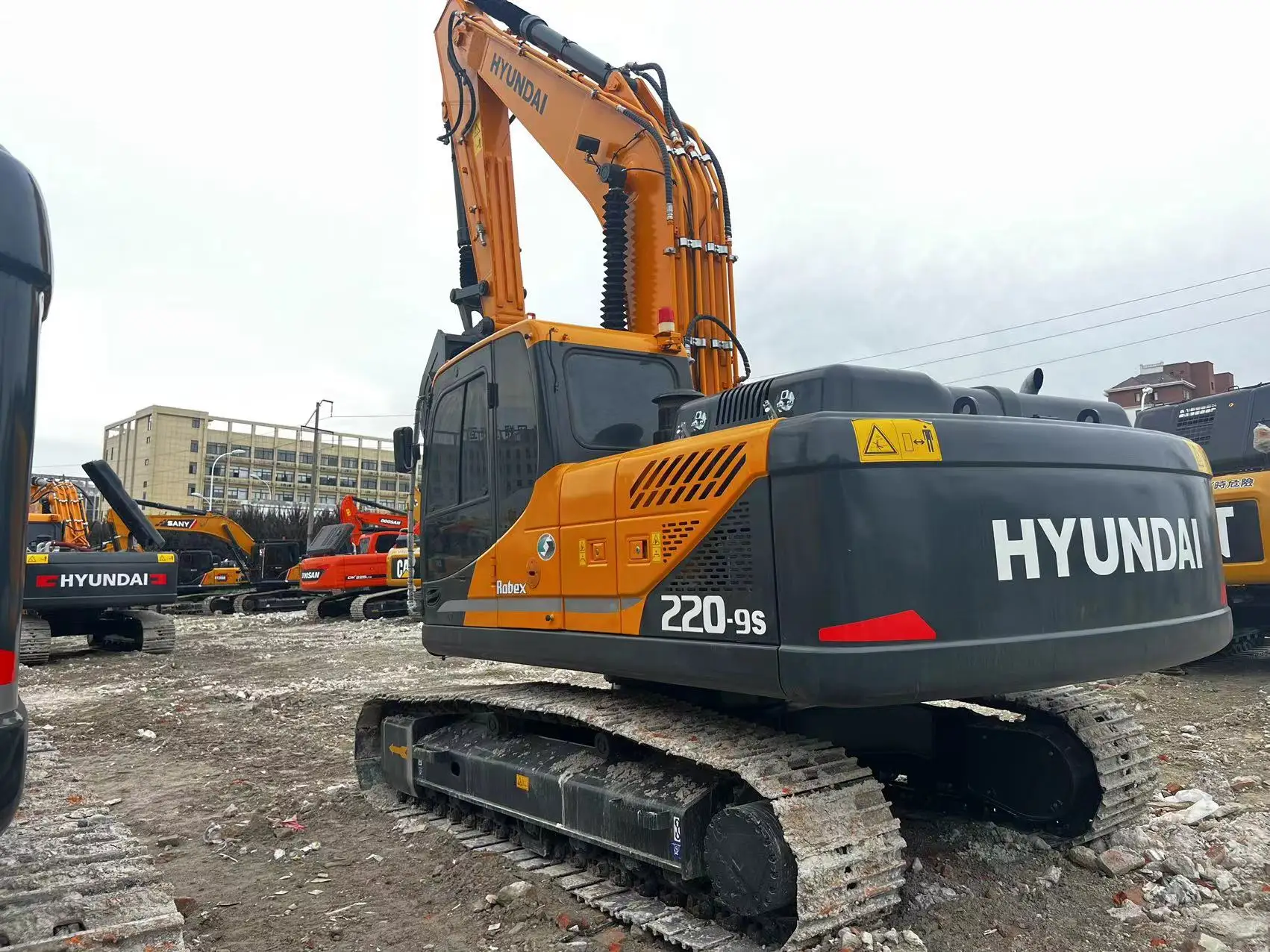 Экскаватор Hyundai 220-9s 22-тонный экскаватор сделанный в Корее подержанный высокого качества по низкой цене для продажи