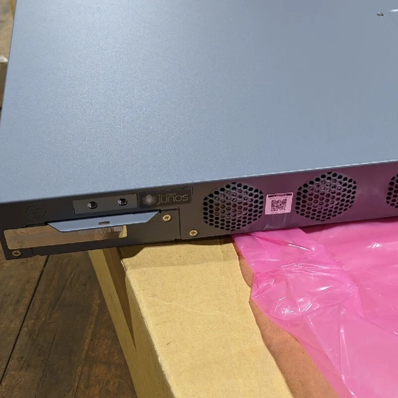 SRX380-P-SYS-JB-AC Juniper сетей SRX380