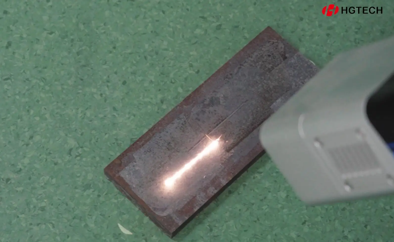 200w New Laser Paint Removal Machine Wood Paint Removal Pulse Laser Cleaning Machine Preferential Price