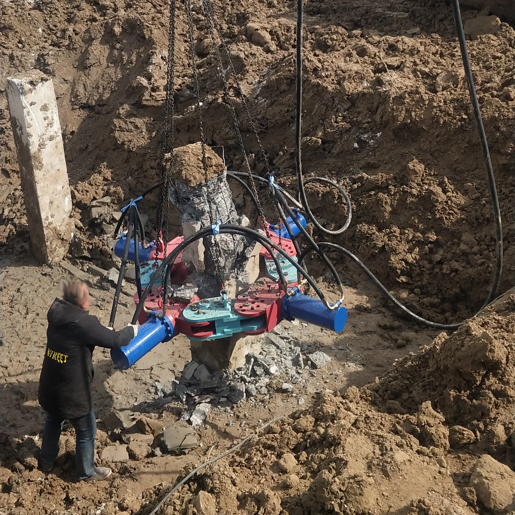 Environmental protection paint safety construction equipment crushing concrete steel bar hydraulic pile breaker