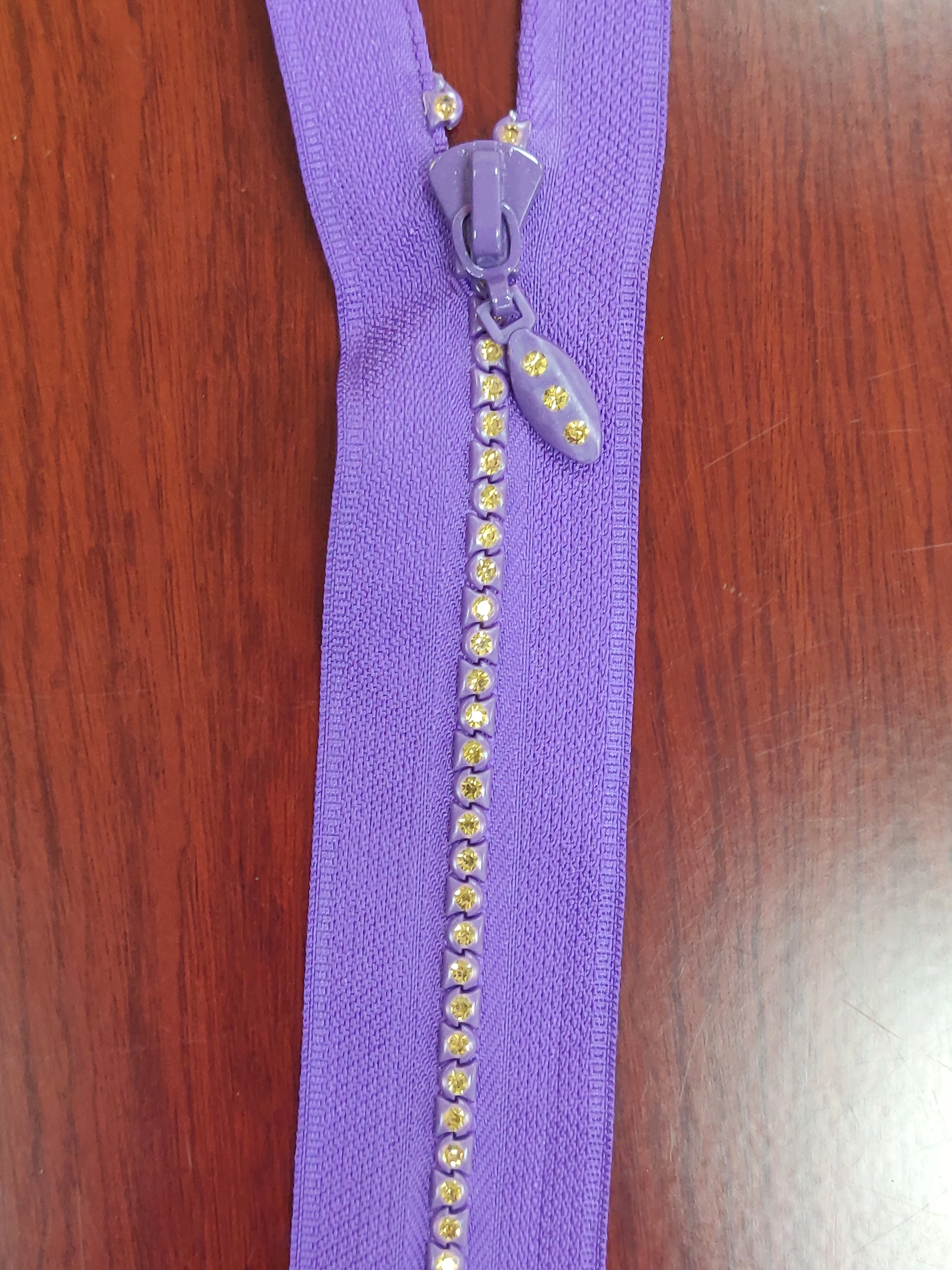 Provide high-quality multi-color nylon zipper nylon zipper