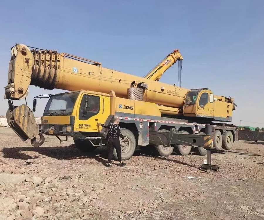 Used XC MG Truck Crane 200Ton 2009 QAY200 Second Hand Truck Crane