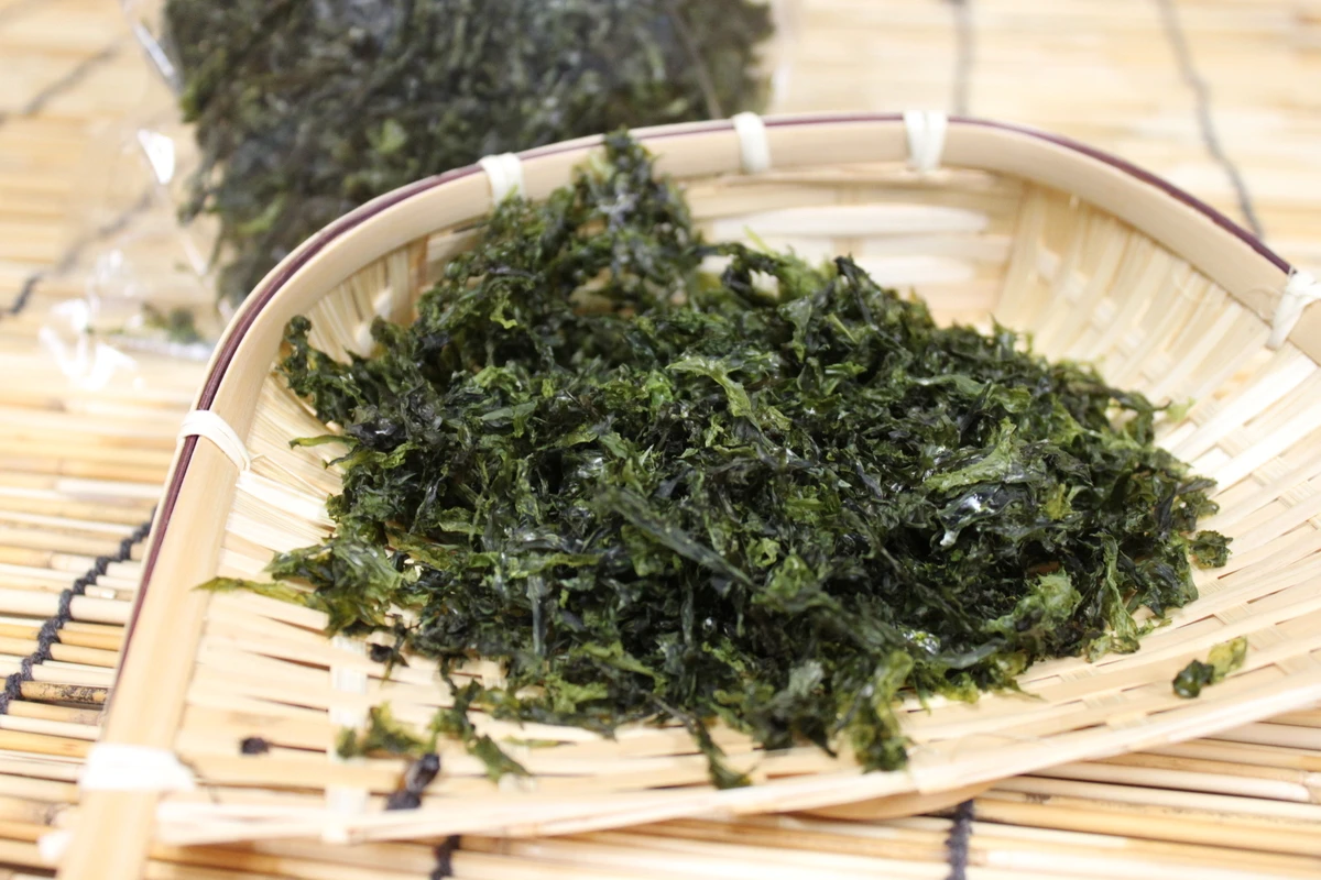 Flaked nori perfect unique flavors krispy food Japanese seaweed