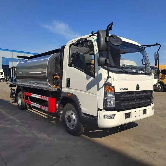 Road Paving Machinery HOWO Asphalt Distribution Truck Bitumen Spreader Truck