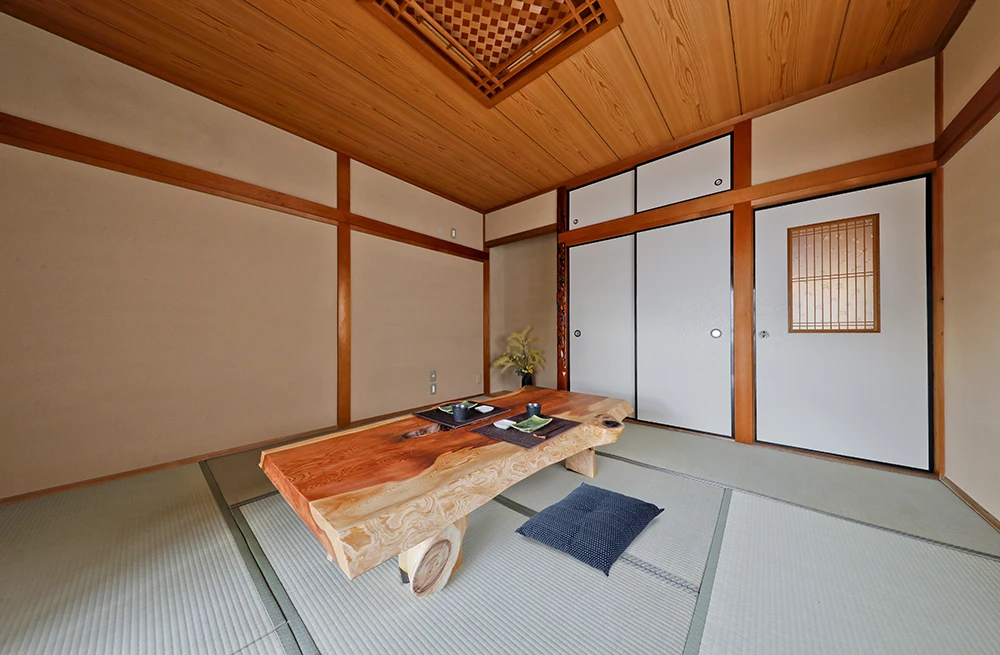Japanese cedar wooden furniture office desk with original shape