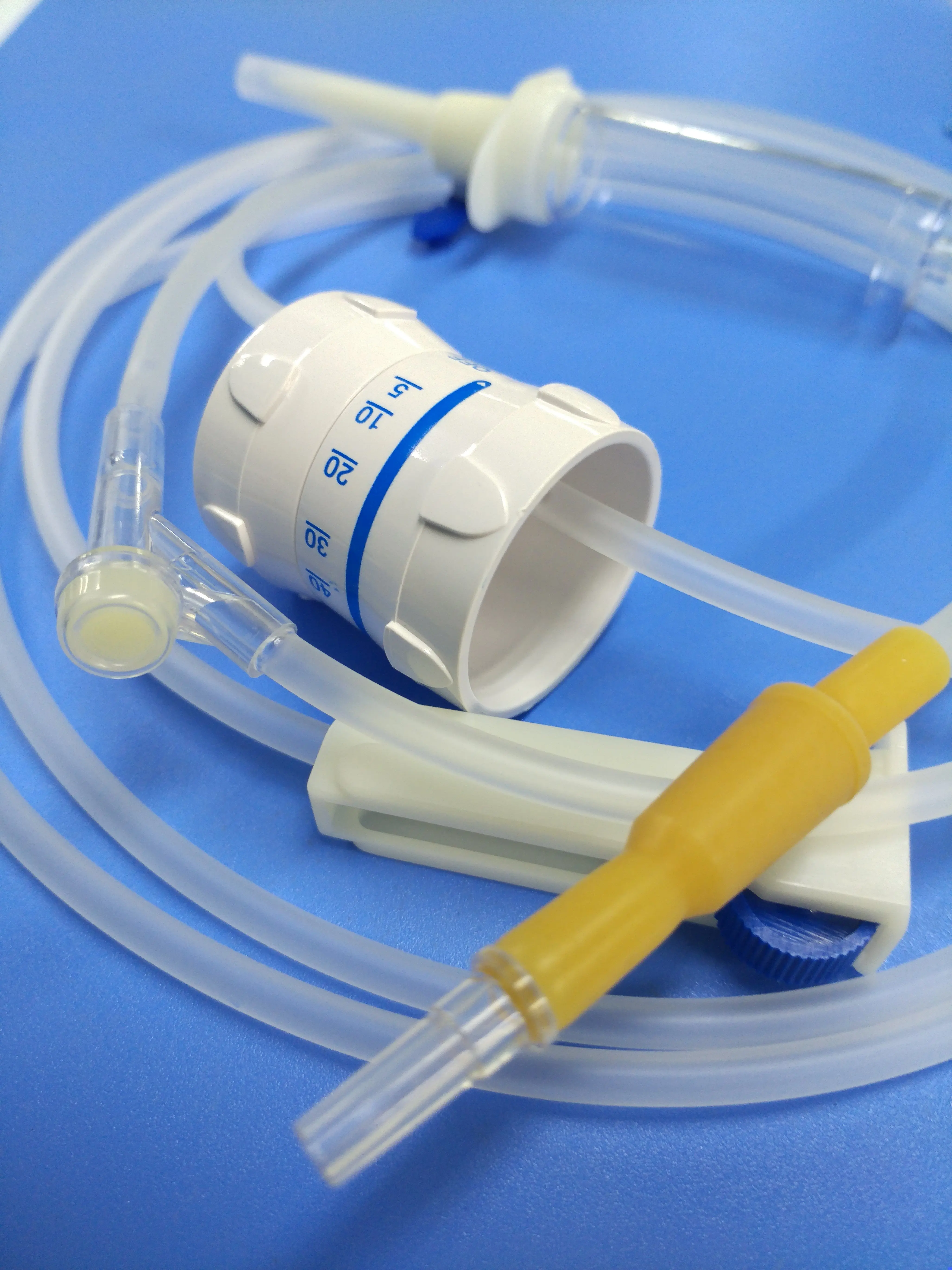 
High quality Infusion Sets with Precision Filter and regulator 