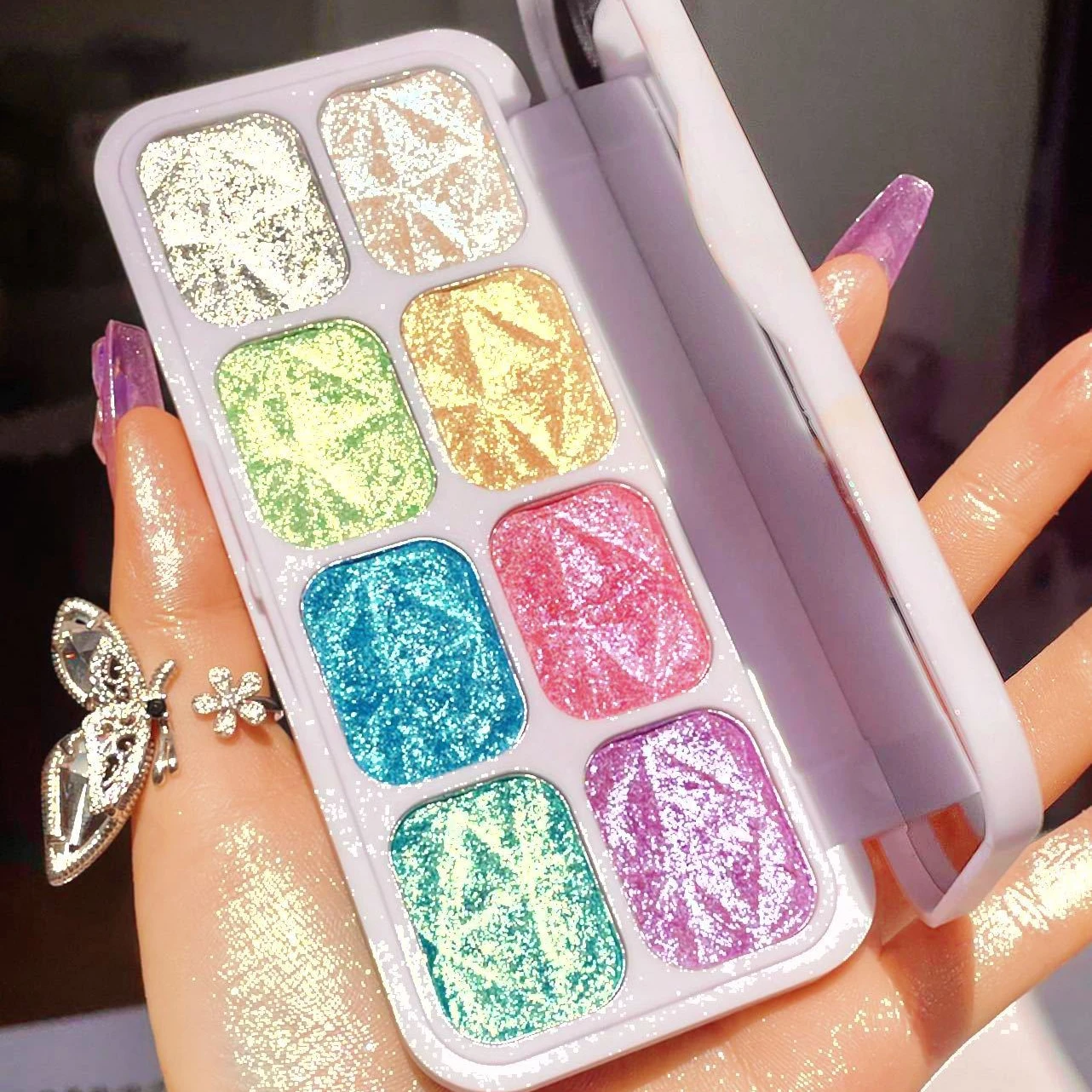 Wholesale New Design Diamond Luxury Glitter Eyeshadow Palette Polarized Multipurpose Pressed Powder Shiny Glow Highlight Palette