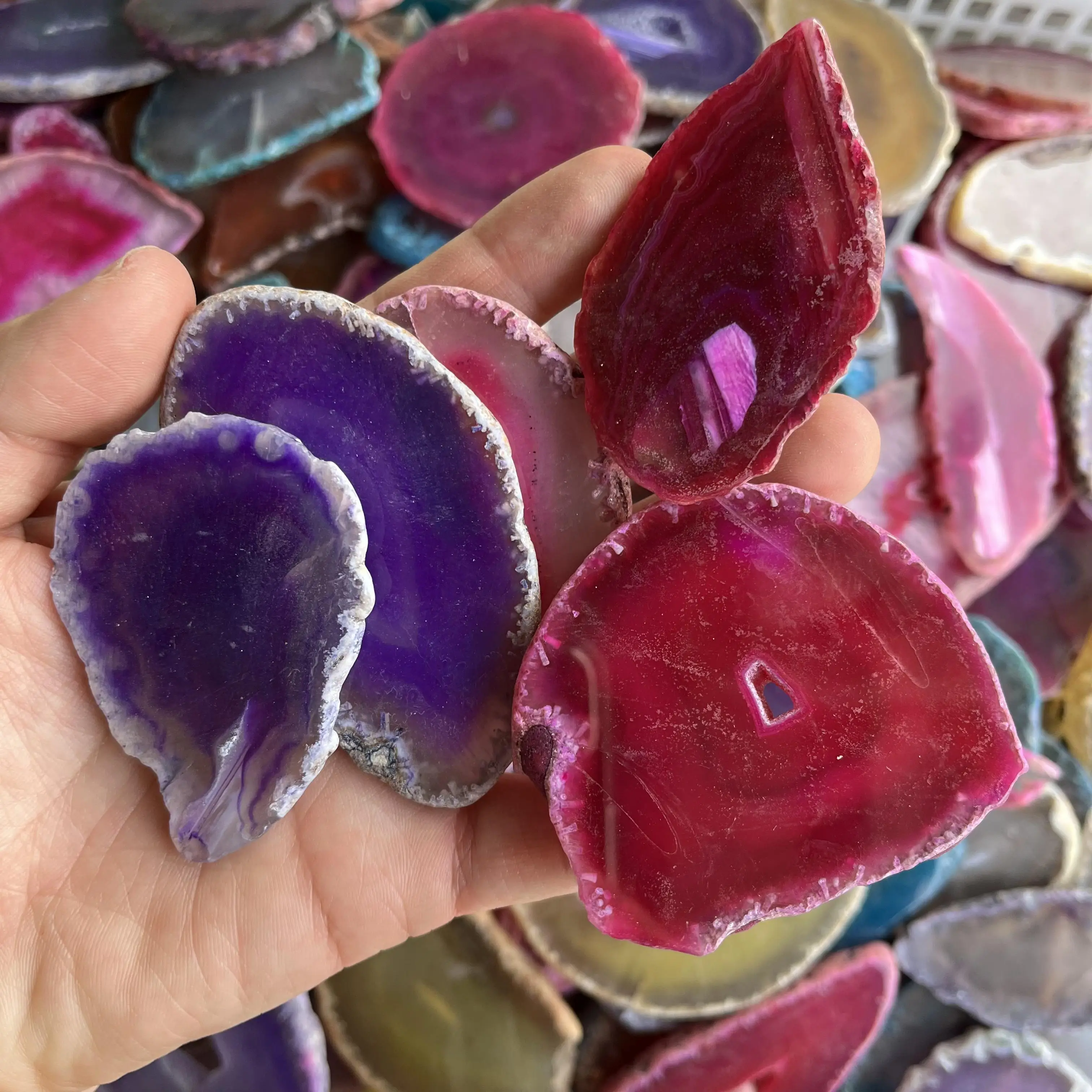 Bulk wholesale natural quartz crystal agate slice stone aura colorful agate geode quartz slices coaster