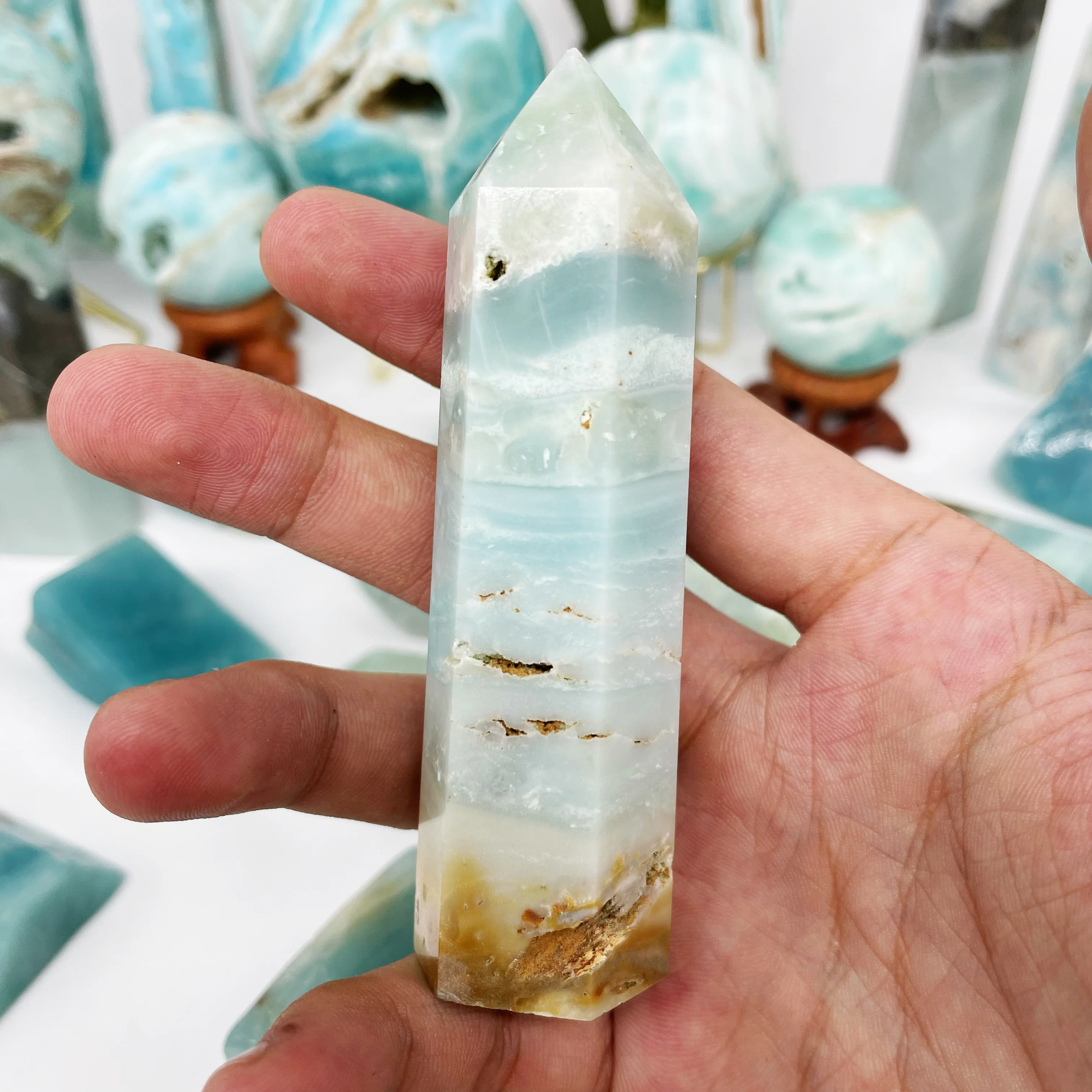 Wholesale Natural Semi-precious Stone Crafts Natural Healing Blue Caribbean Calcite Tower For Home Decor