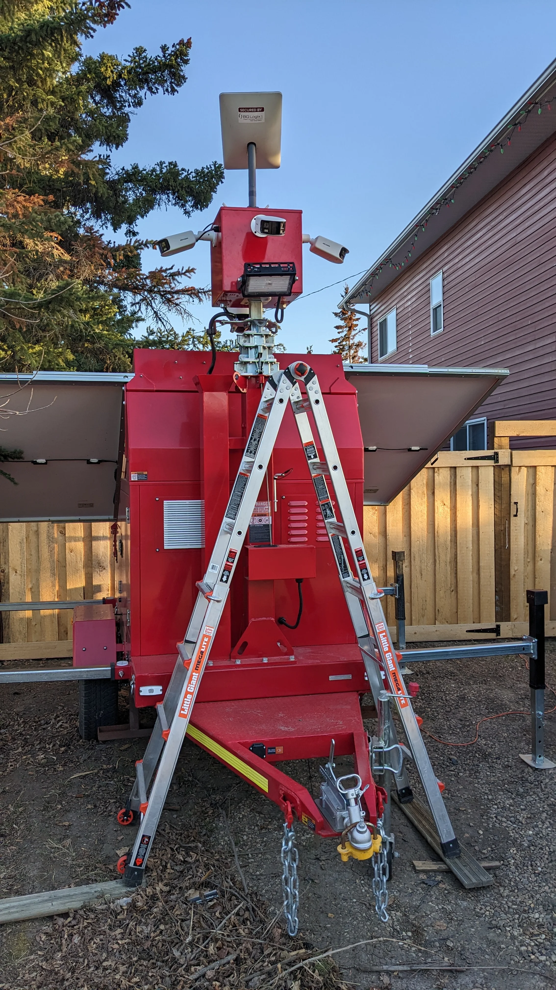 long endurance 4G 5G Starlink Hybrid Mobile Solar CCTV Surveillance Trailer Tower With Alternate Energy Sources For Security