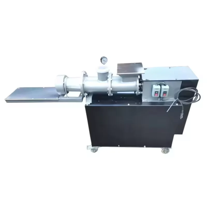 2024 New Design Vacuum pug mill machine for mud and pottery small stainless steel mixing machine pottery clay