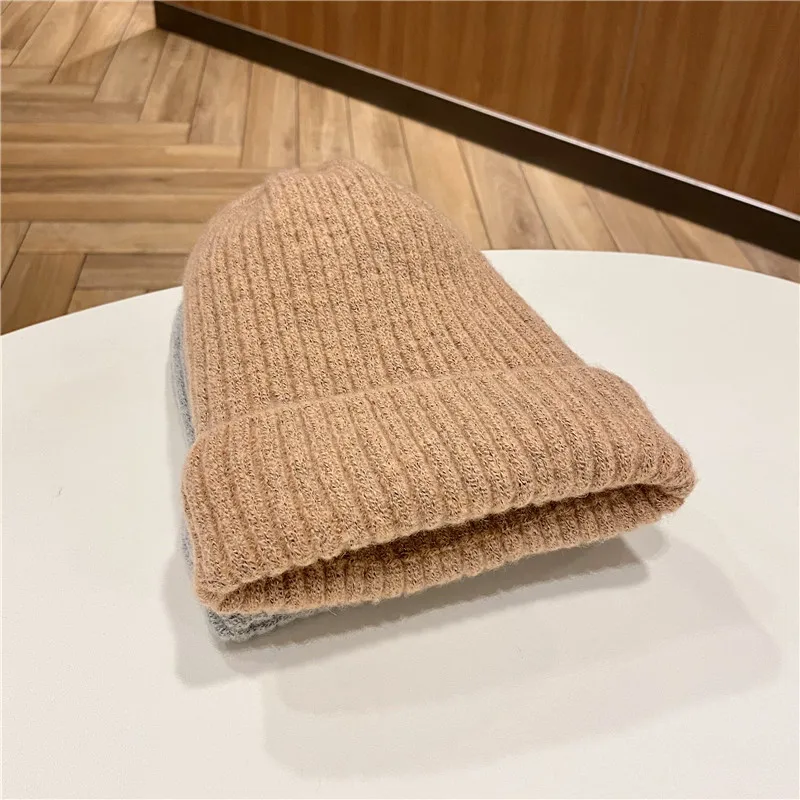 Customized embroidered logo ribbed knit 100% acrylic brimless beanie for men and women in winter wool and cashmere brimless hat