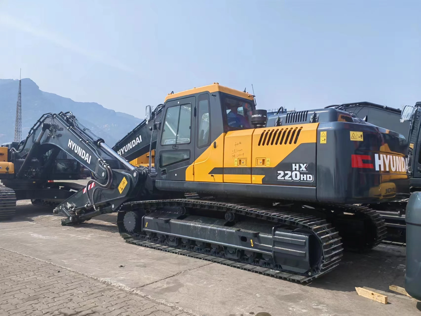 Новые экскаваторы HX220HD гусеничный экскаватор 22Ton 220LC-9S HX220 HD HX340 Hyundai R220LC-9 R245 R275