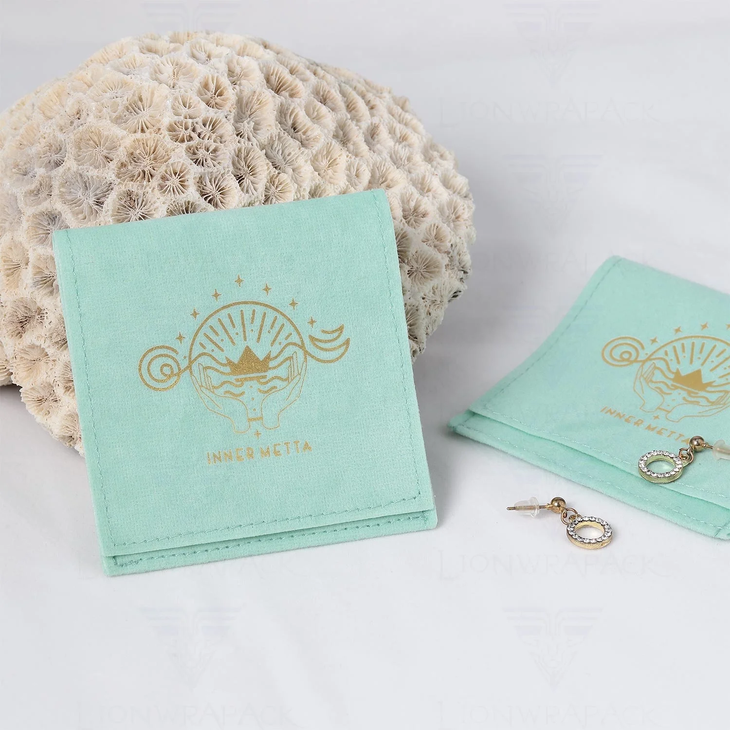 Free sample stainless steel bracelet packaging velvet pouch custom suede flap jewelry pouch with logo