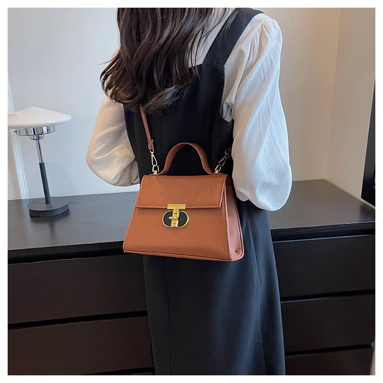 Hot Selling Women Handbags New Fashion 2023 Popular Lock Buckle Shoulder Woman Bags Solid Color Luxury Handbags for Women