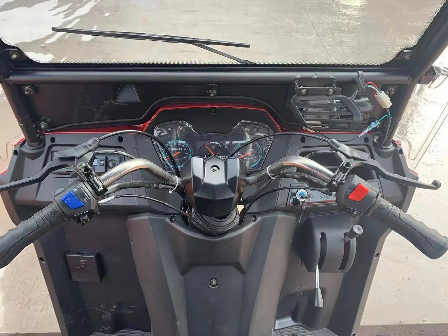  250cc motocarga con tres ruedas gasolina triciclo cabina que venta en