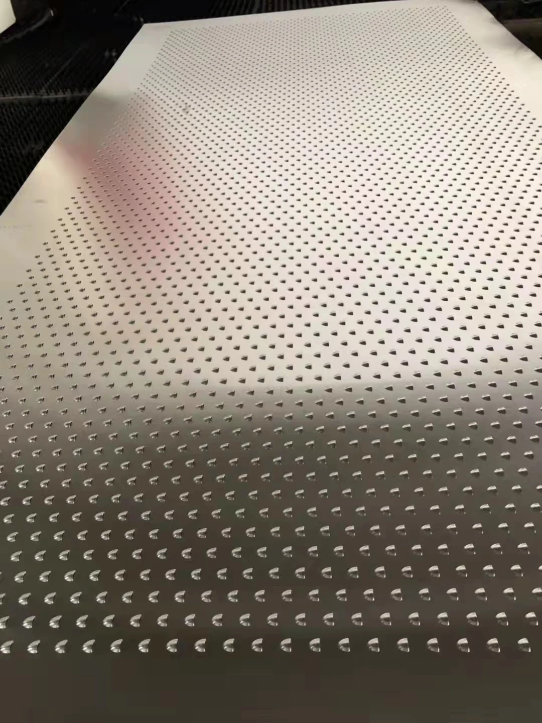 304 stainless steel punching plate round hole porous galvanized punching mesh iron plate spray painting punching mesh mesh sieve