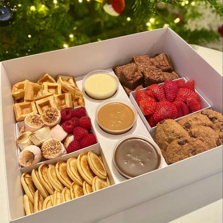 Eco Friendly Takeaway Fast Food French Fries Packaging Burger Catering Box Custom Baking Pastry Chocolate Paper Box Divider