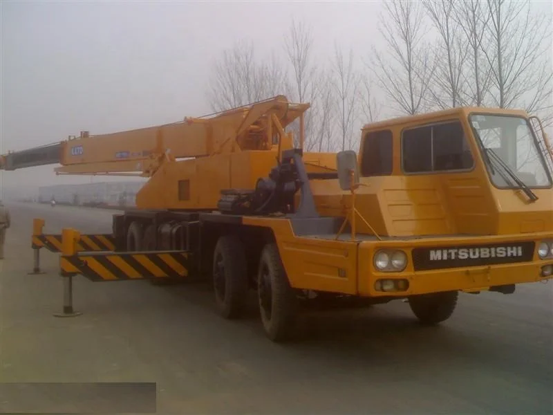 Best quality Used KATO NK300e truck crane,30ton,35ton,45ton cranes for sale