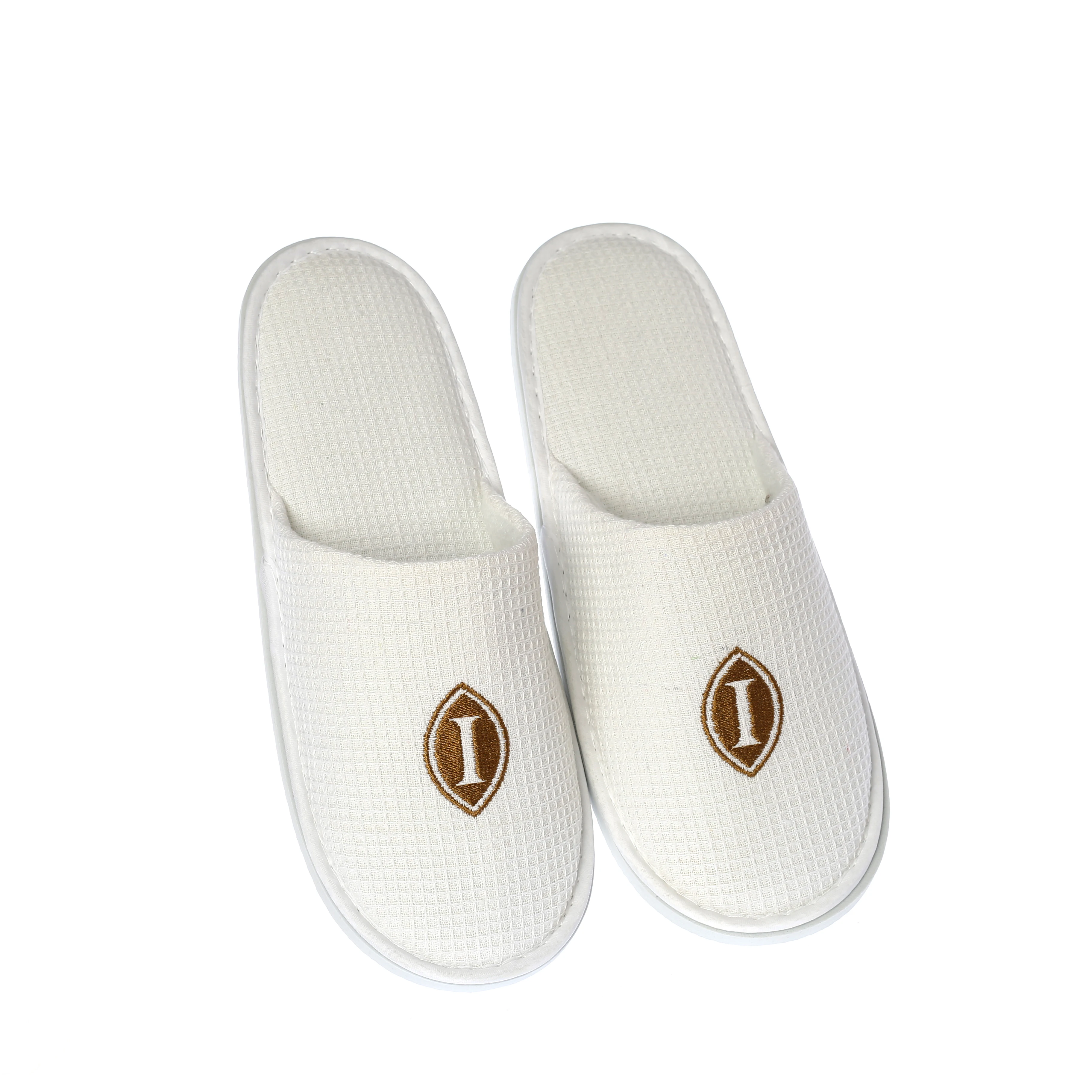 OEM customized logo luxury slipper disposable hotel slippers
