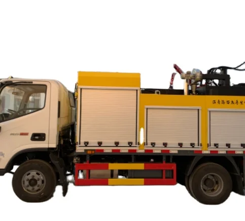 Heat Insulation Recycling Regeneration Asphalt Road Maintenance Automatic  Distributor Truck Asphalt Bitumen Pressure Sprayer