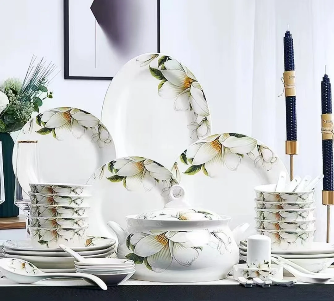 Wholesale 18-Head Chinese Traditional Style Dinnerware Set Sustainable Ceramic Tableware Suit Bone China Glazed Stocked