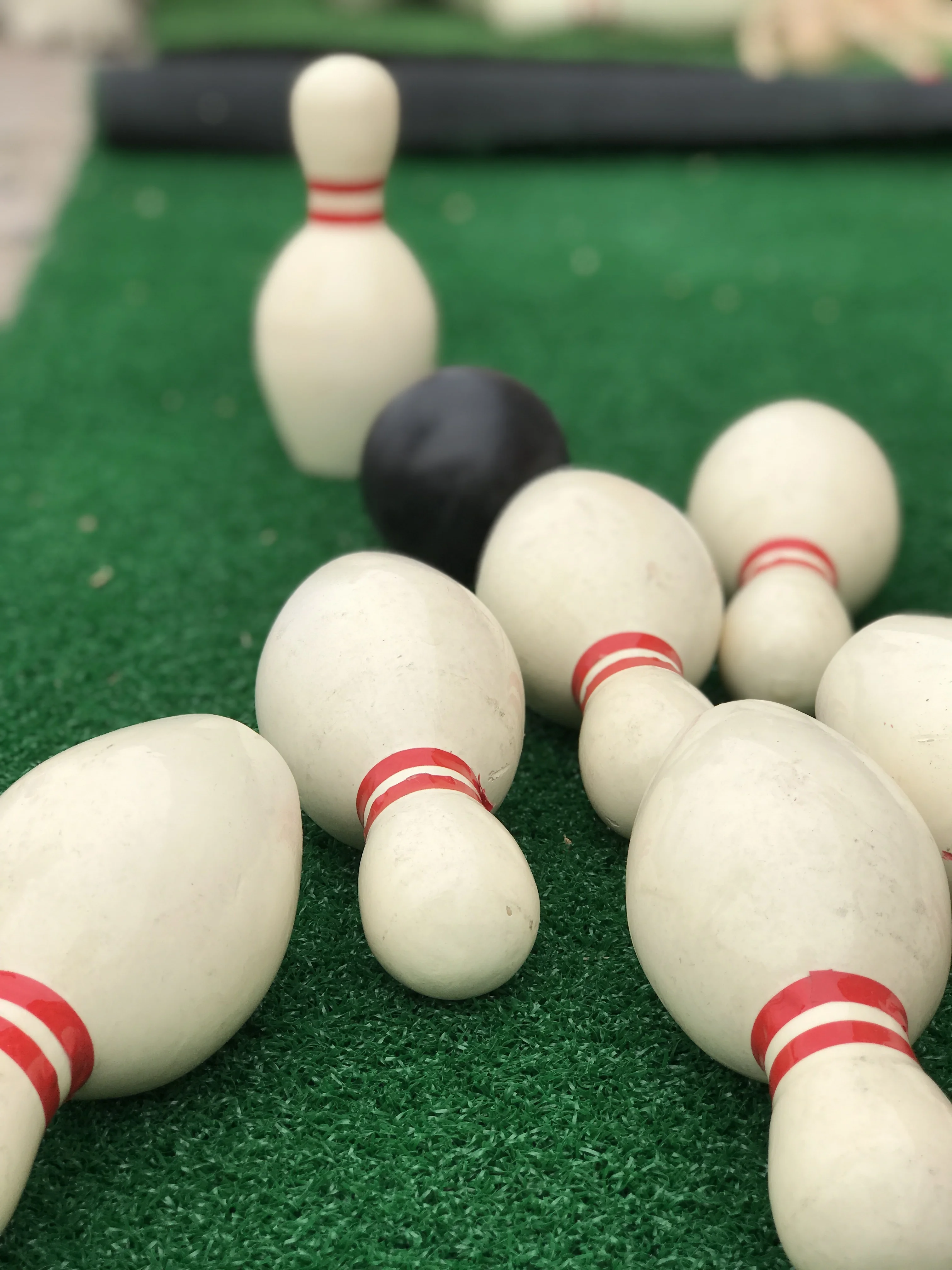 Colorful 11pcs  Kids-parent Indoor Leisure Game durable birch wooden children bowling pin game set