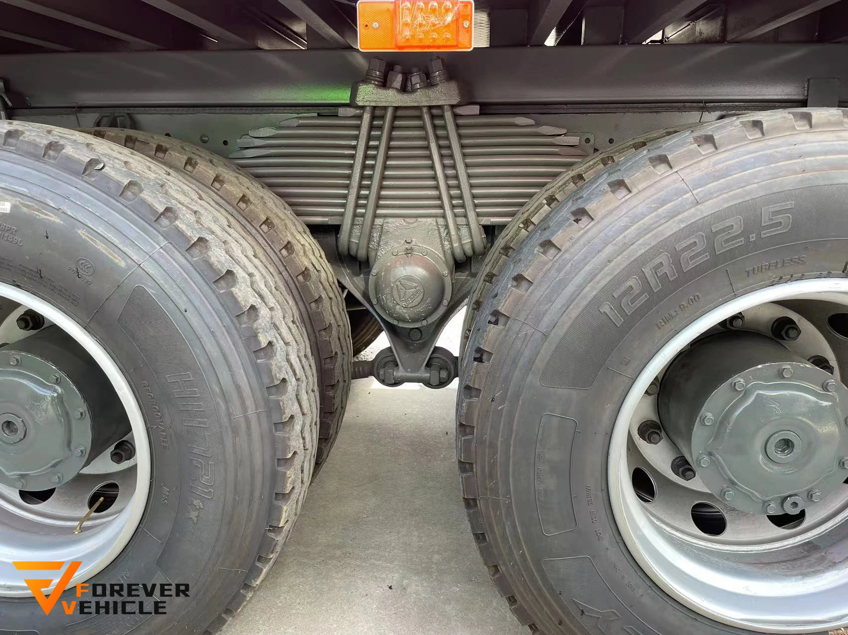 SINOTRUK Used Howo 8x4 Diesel Electric Cargo Truck Manual Transmission Weichai Engine Euro 2 Emission 50T Left Construction