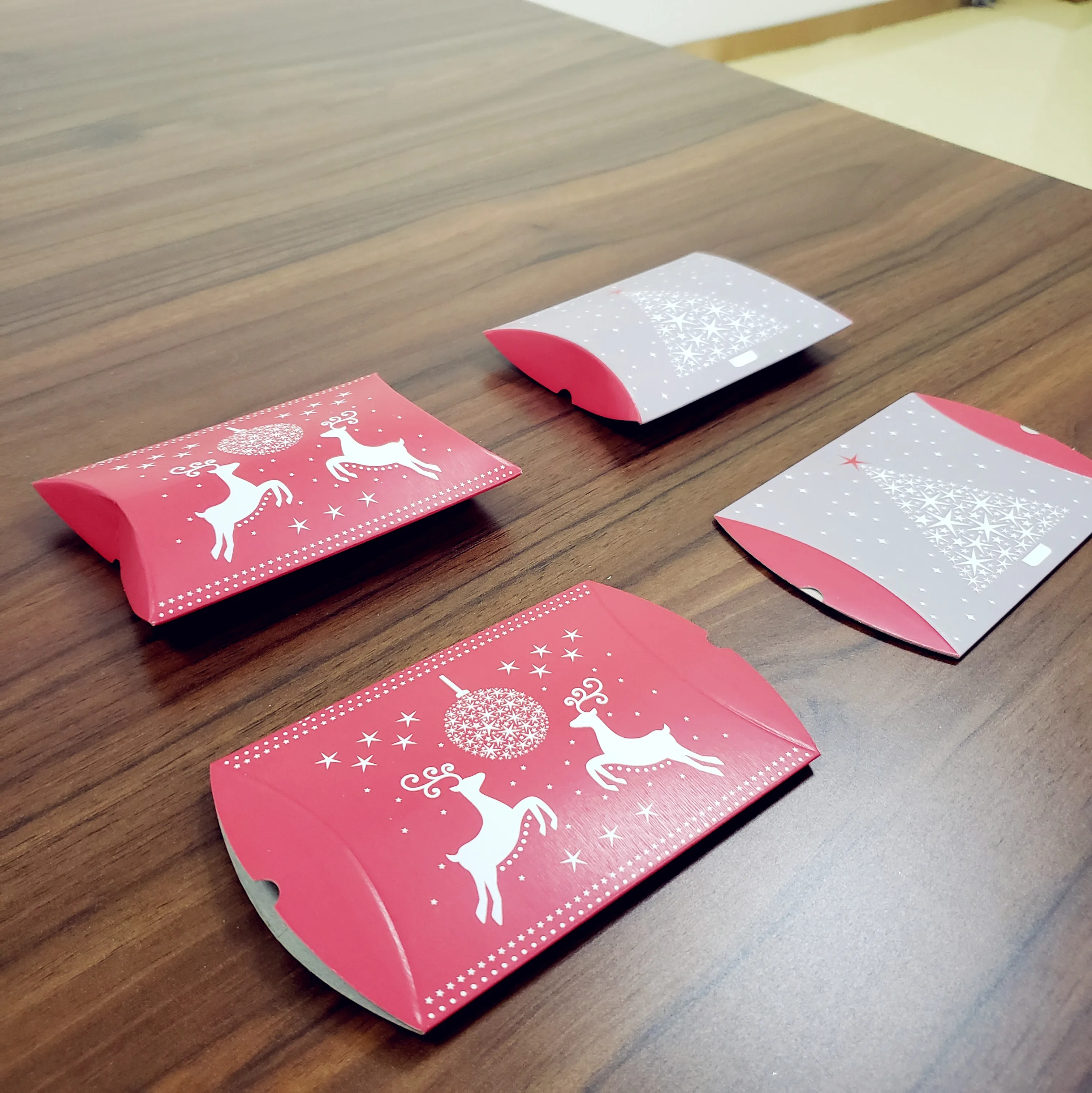 Custom Logo Long Shirt Printing Black Window Large Kraft Gift Paper Packaging Pillow Box With Handle