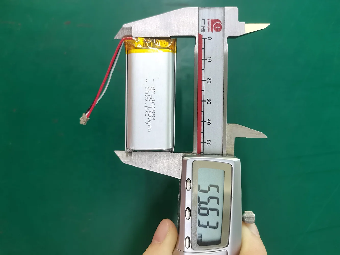 Factory price 902554 902555 3.7V 1400mAh rechargeable lithium polymer battery for smart device