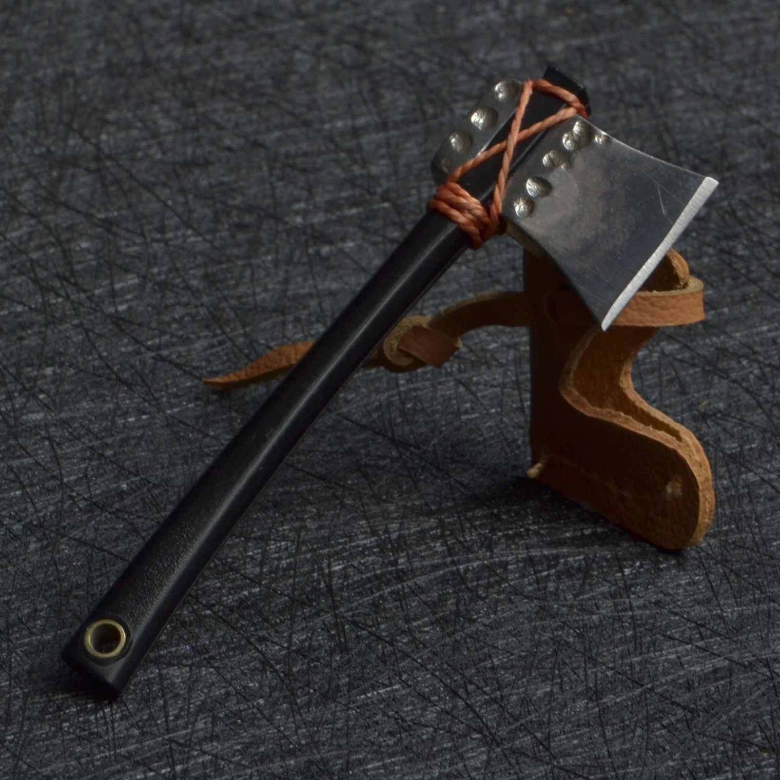 Portable Mini Micro AX Express Delivery Tool Fiberglass Handle Pocket Pendant for Playing with Micro Objects EDC Decoration