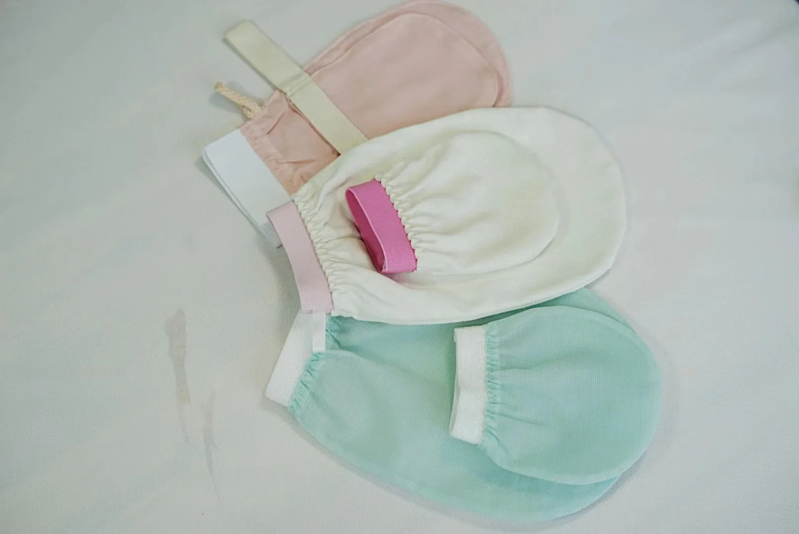100% silk Pre-/Shower Mitt gloves turkish gentle exfoliating bath scrub silk gloves exfoliating spa silk glove